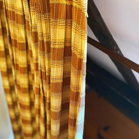 La Llosa De Samano 2* كاسترو أورديالس