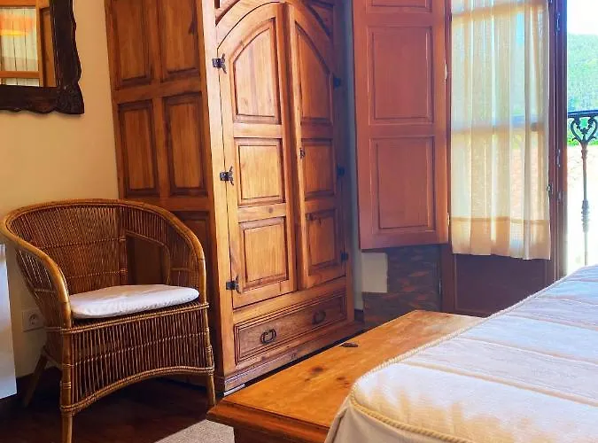 La Llosa De Samano Hotel 2*