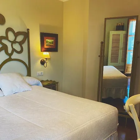 La Llosa De Samano Hotel 2*